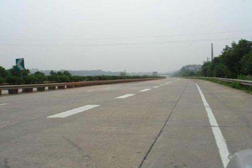 高速公路为什么用沥青？  第1张