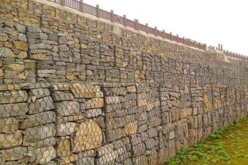石材“挡墙”与“树池”怎么打造呢？  第1张